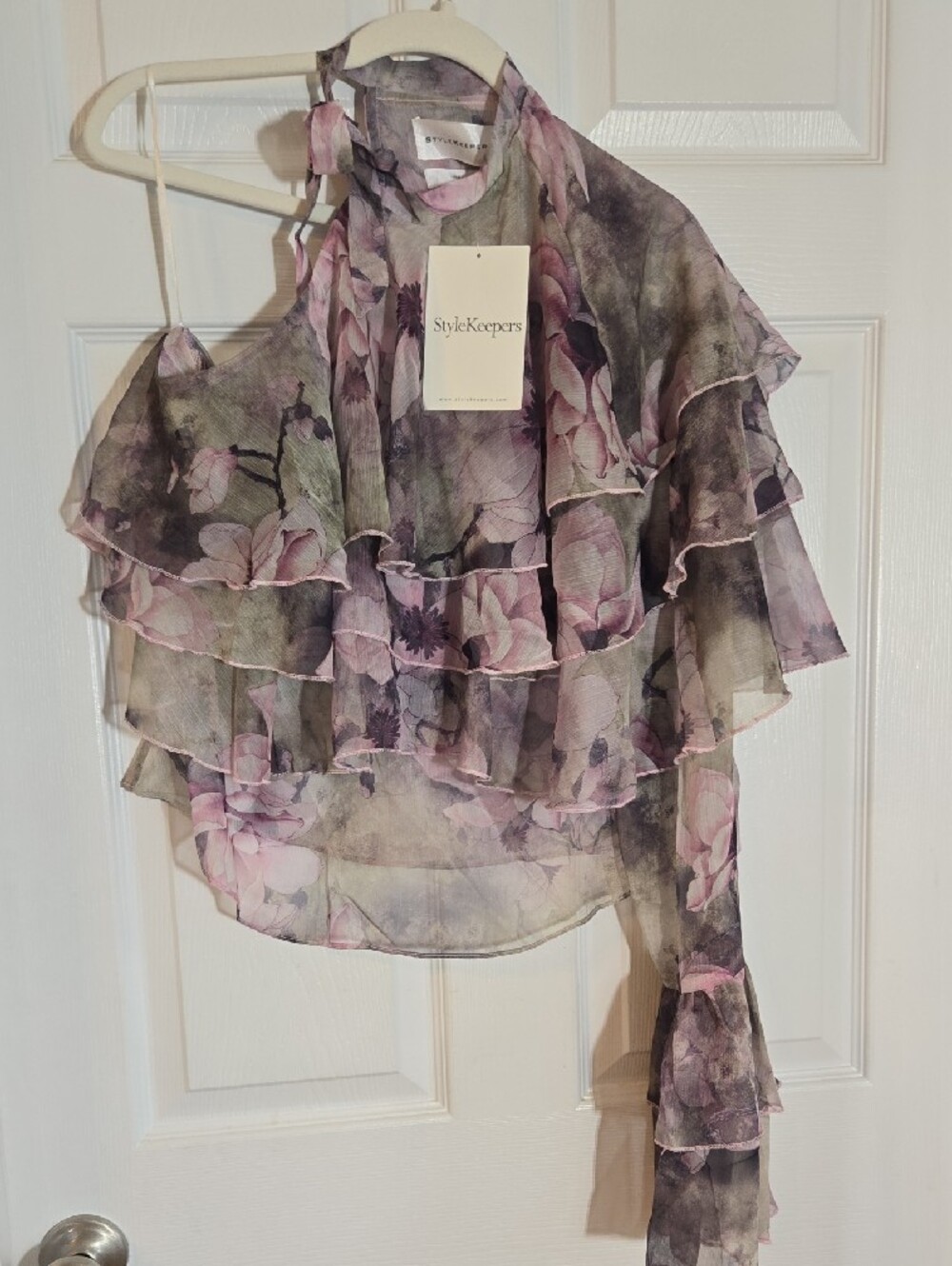 Stylekeepers Gray Pink One-Shoulder Ruffle Floral Blouse Size Large New - Picture 4 of 8
